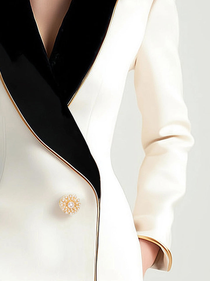 Weißer asymmetrischer Damenblazer | Schwarze Revers