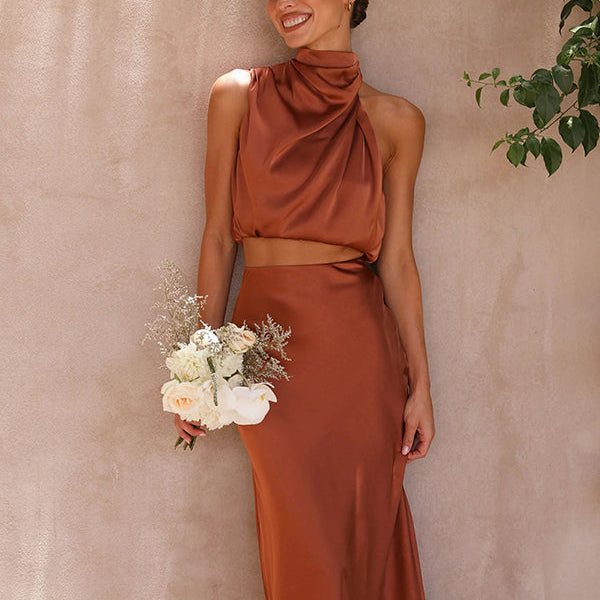 Damen-Set mit Maxirock aus Satin und hochgeschlossenem Oberteil