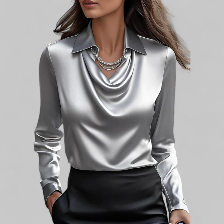 Victoria – Elegante Damenbluse mit fließendem Wasserfallausschnitt