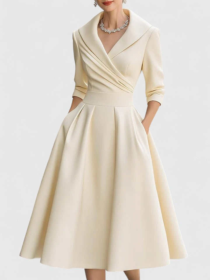 Ewelina – Elegantes Damen A-Linienkleid mit Wickelkragen