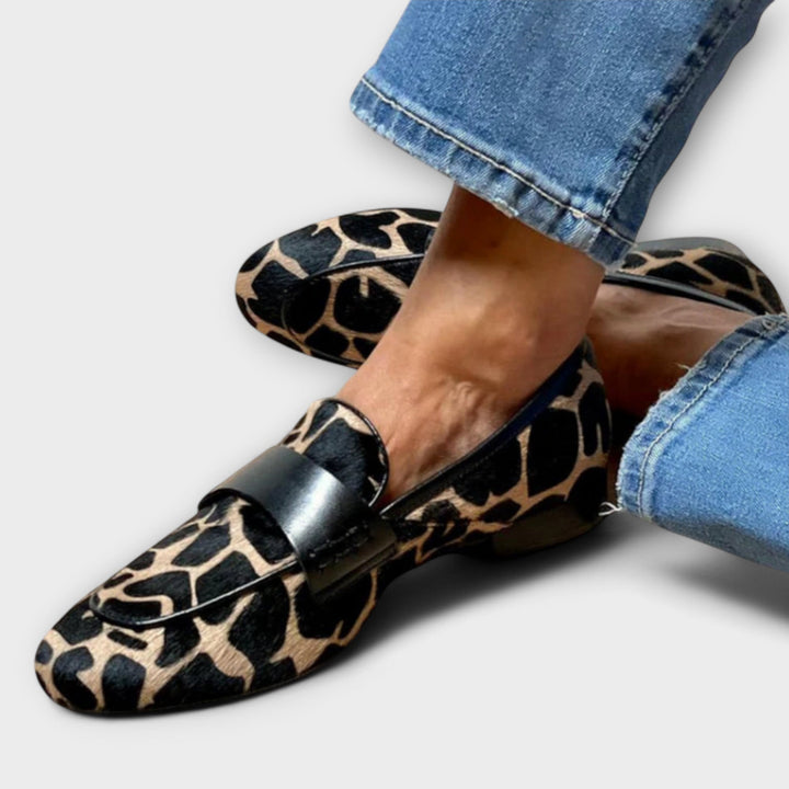 Claire – Klassische Loafers im Tierdesign