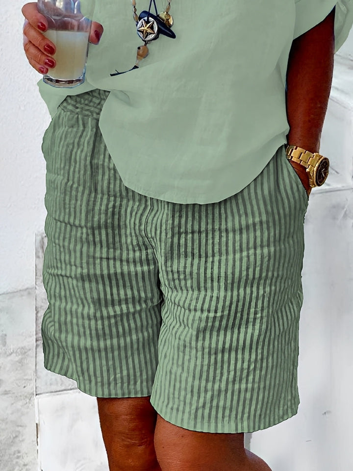 Kallie - Modische gestreifte Damenshorts
