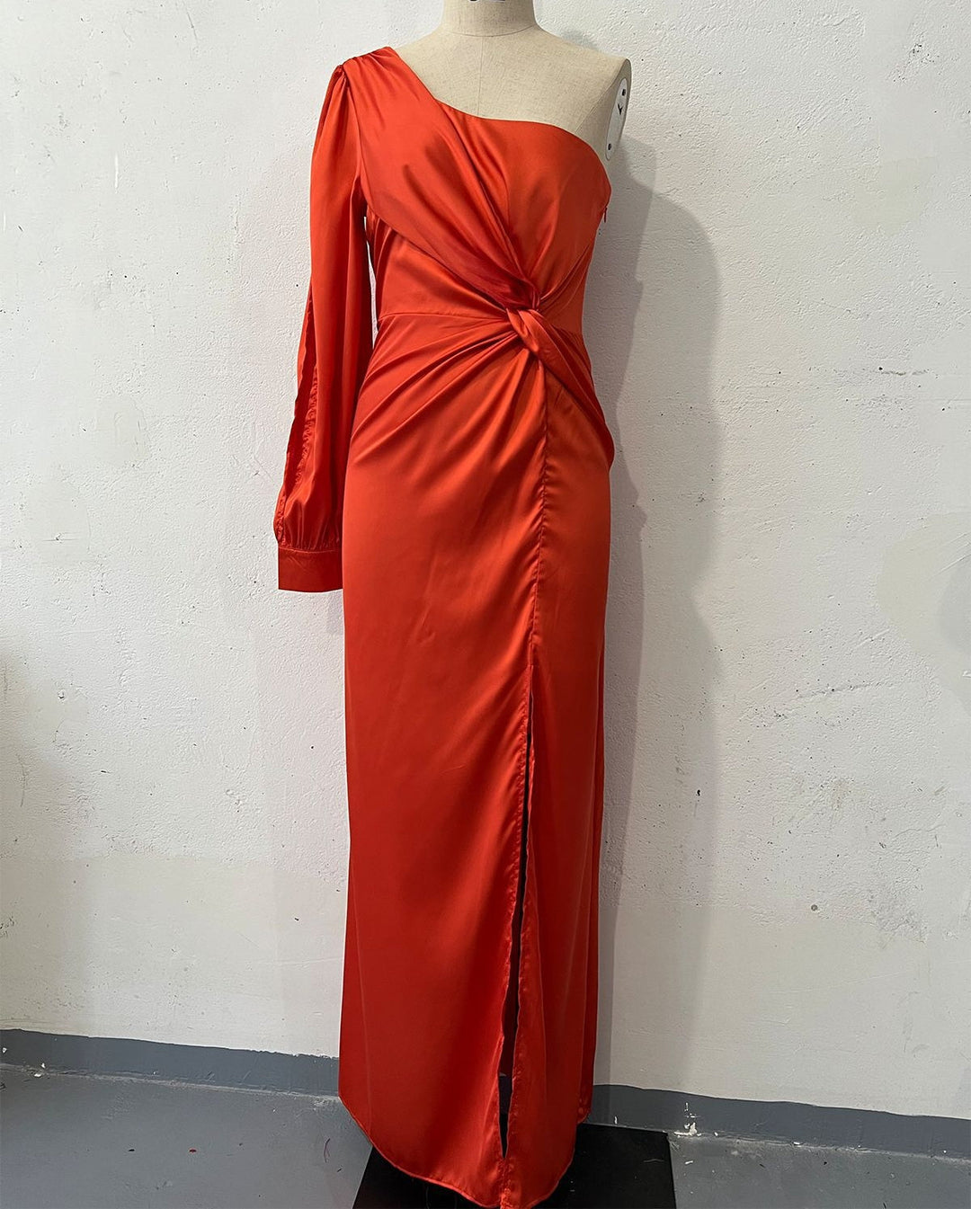 Helena - Elegantes One-Shoulder-Kleid mit Schlitz für Damen