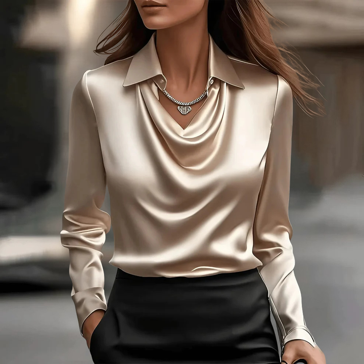 Karolina – Elegante Damenbluse mit Wasserfallausschnitt