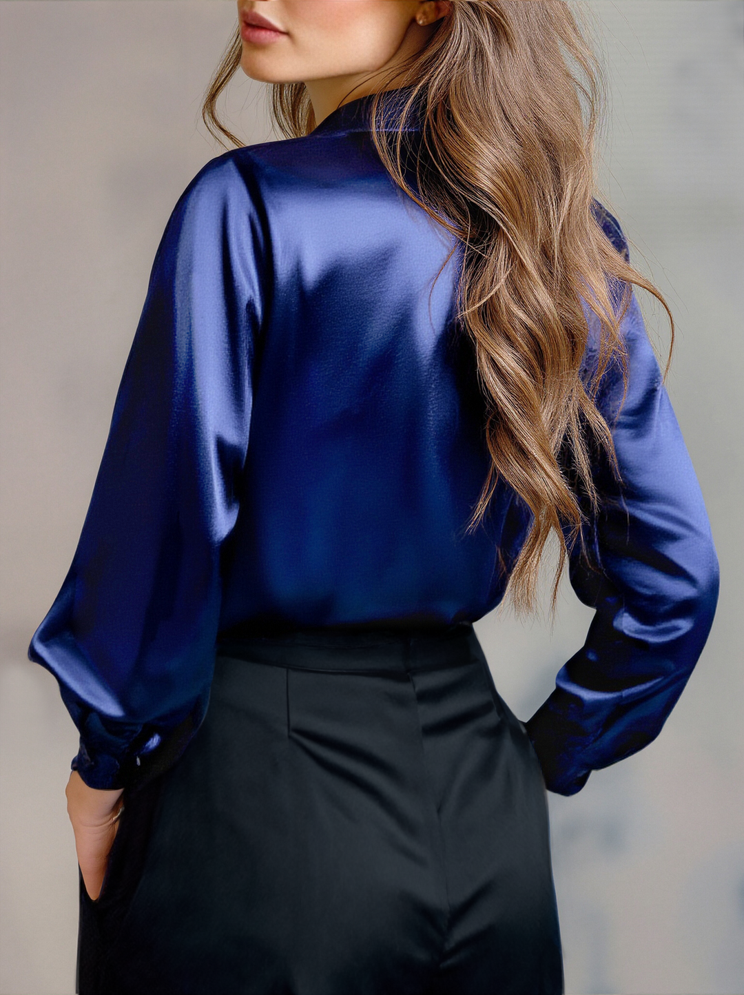 Lange Ärmelbluse aus schwarzem Satin für Damen
