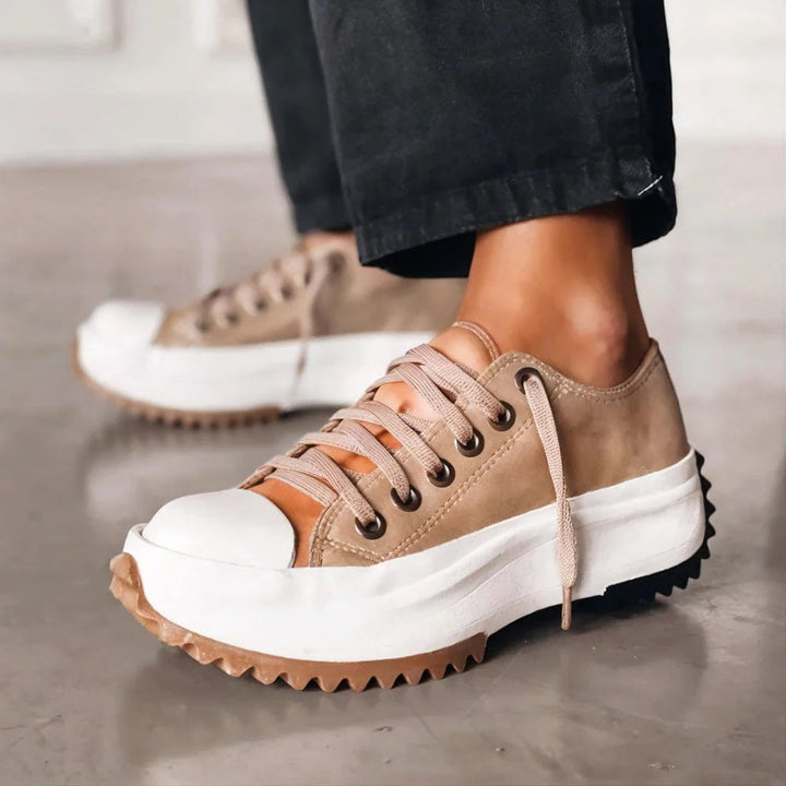 Orthopädische Damenschuhe mit Fußgewölbestütze