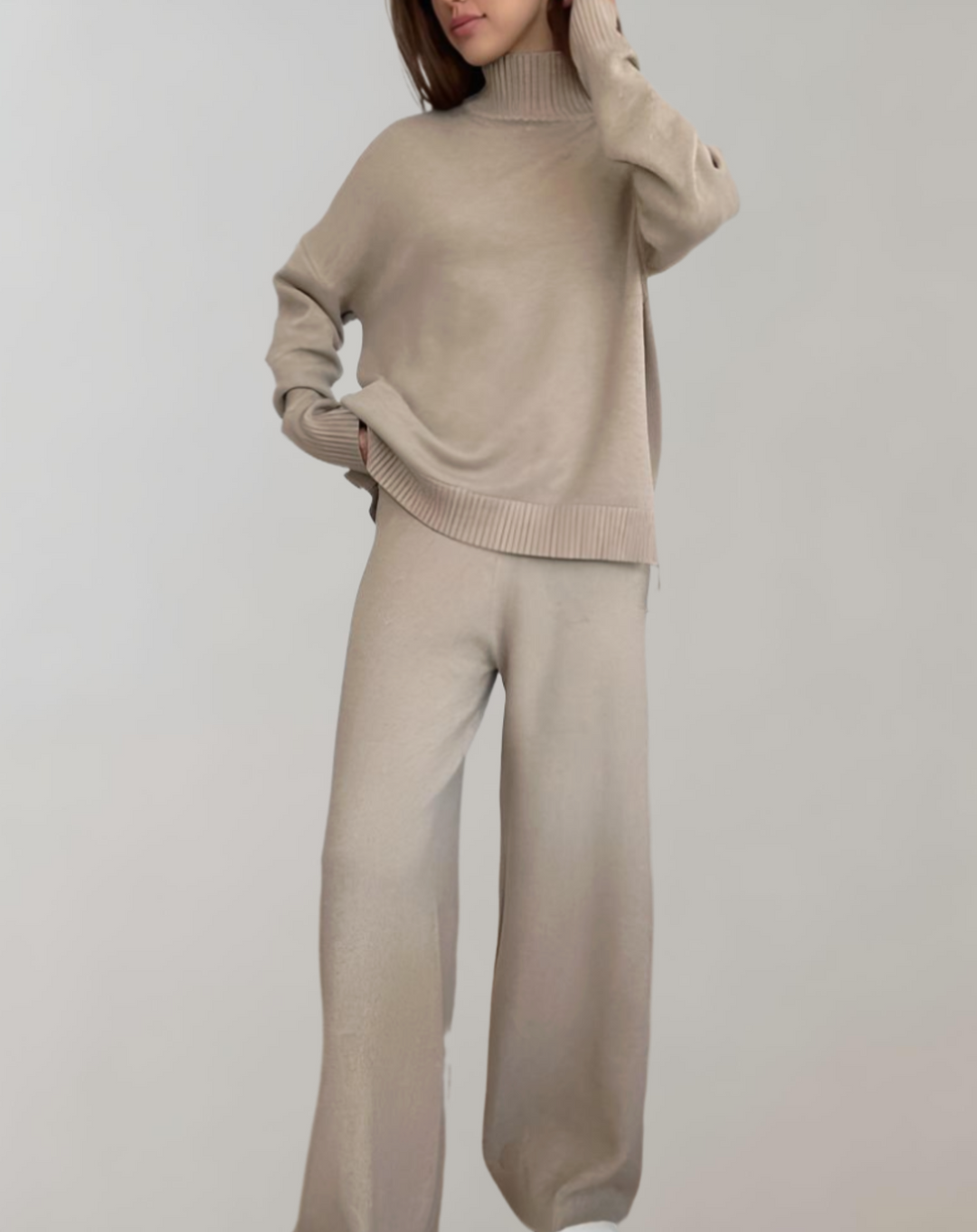 2-teiliges Set aus lockerem Strickpulli mit Rollkragen und weit geschnittener Hose
