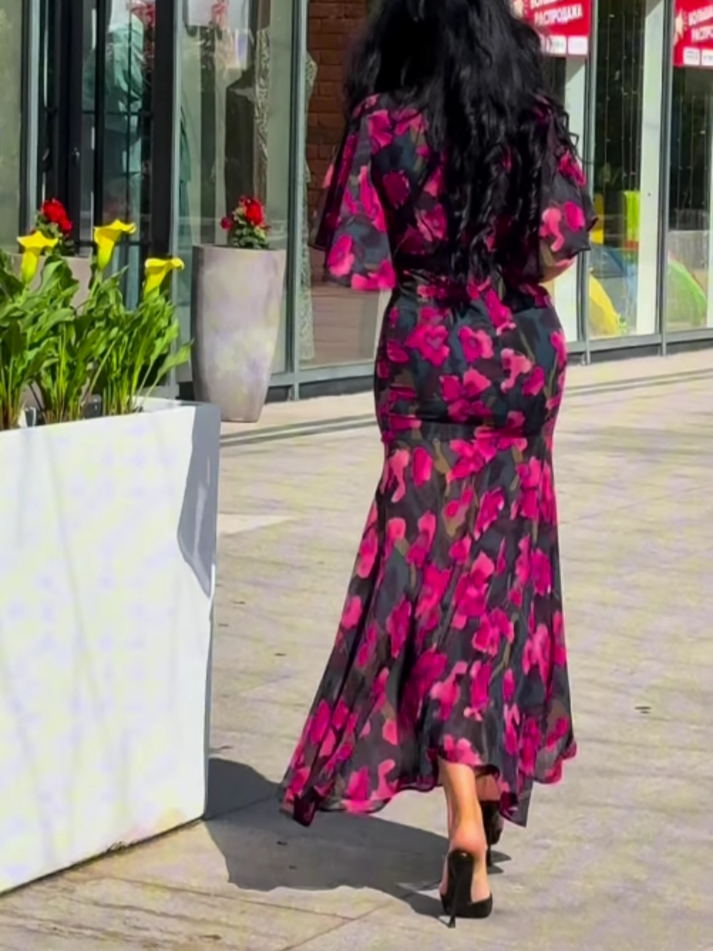 Damen-Midi-Kleid mit Print, V-Ausschnitt und Trompetenärmeln