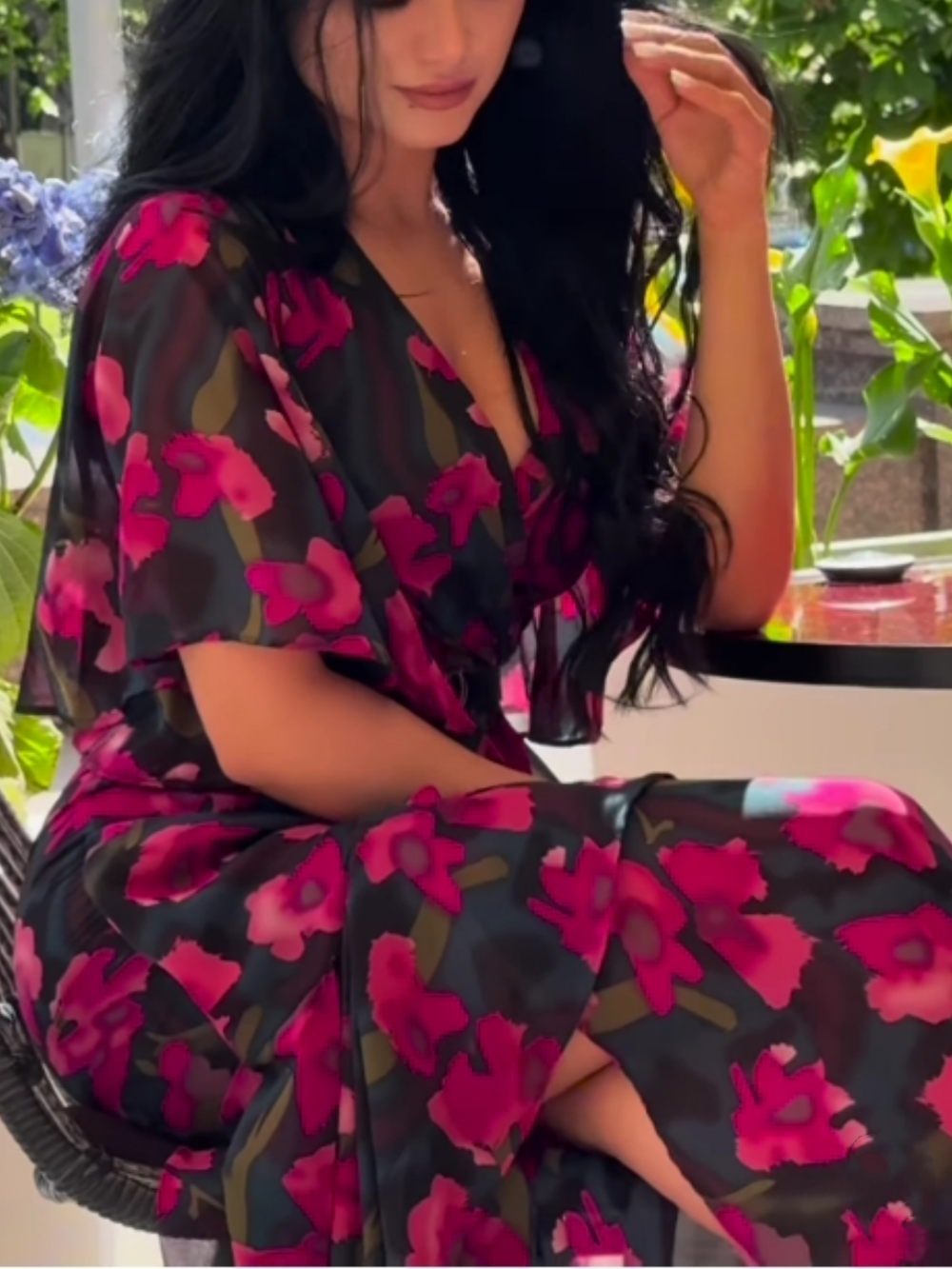 Damen-Midi-Kleid mit Print, V-Ausschnitt und Trompetenärmeln