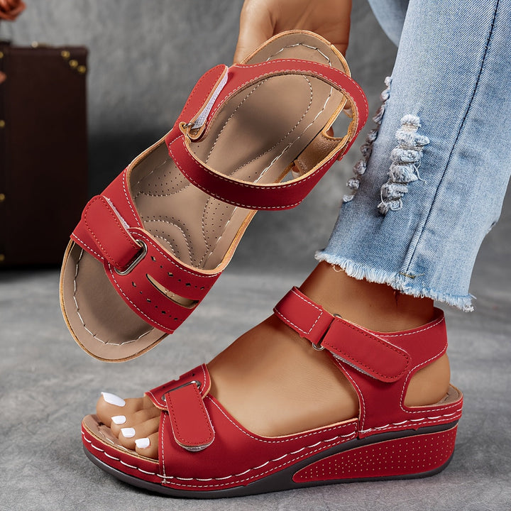 Orthopädische Damensandalen mit Fußbett