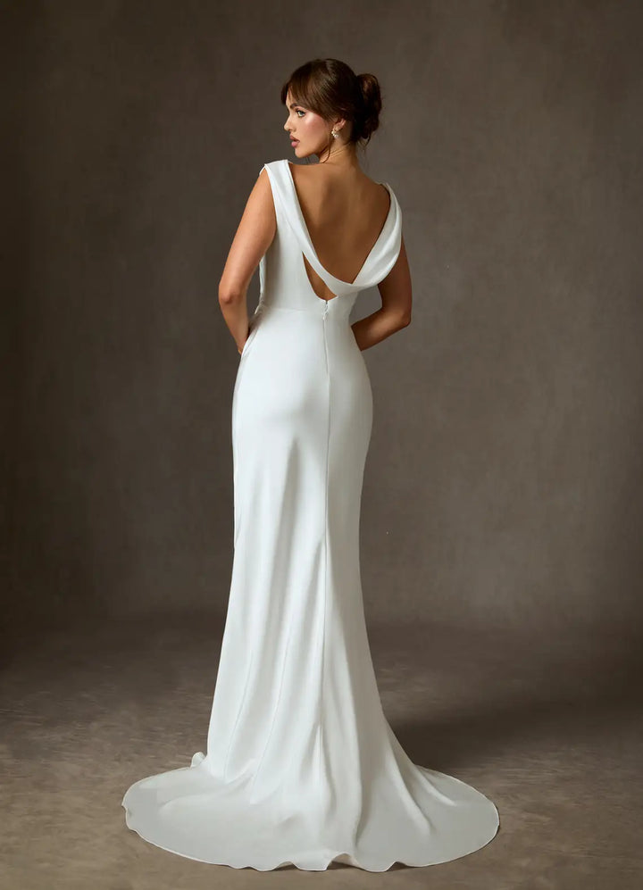 Elastisches Satin-Brautkleid mit ausgestelltem Rock