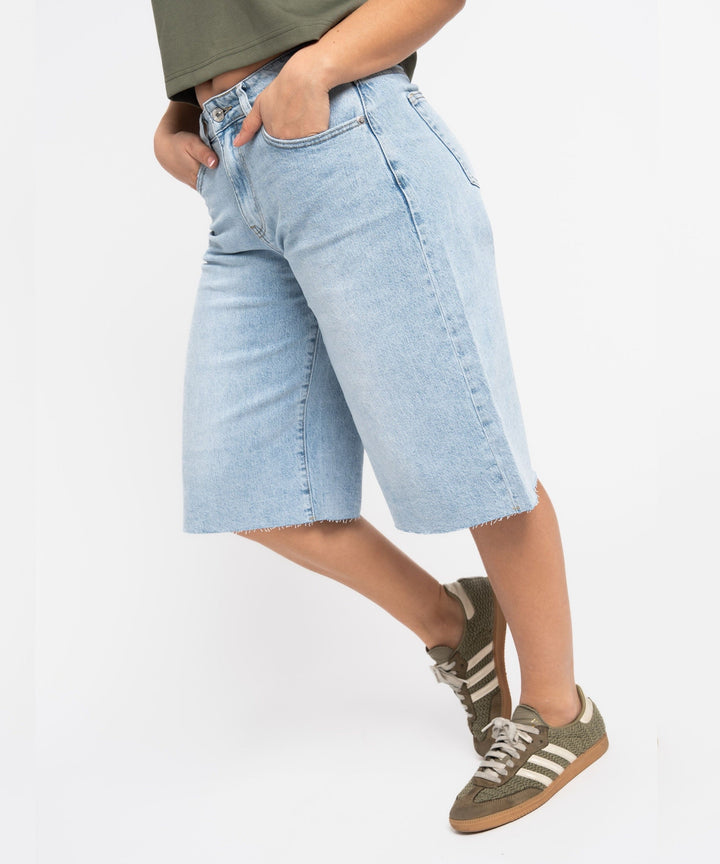 Stretch Bermuda Shorts Stia Hellblau Ladypolitan ♡