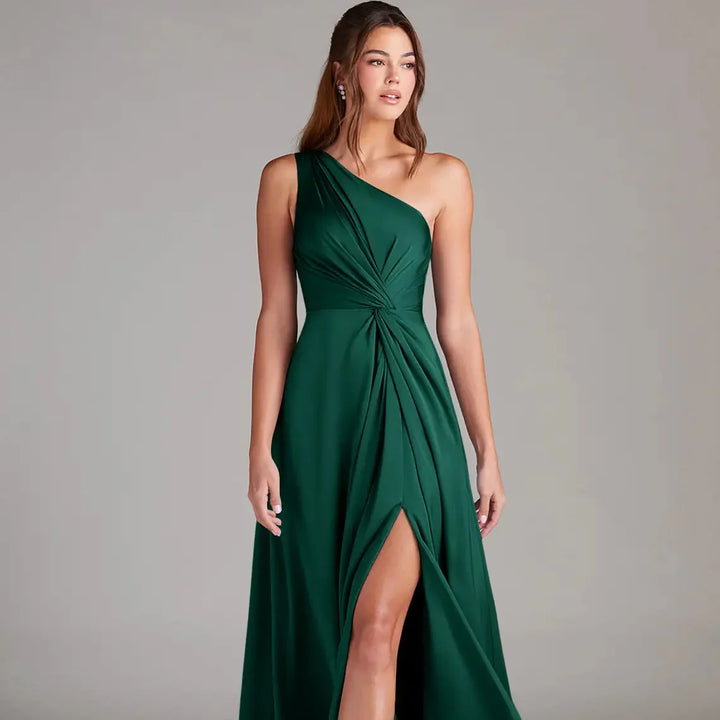 Asymmetrisches Brautjungfernkleid aus Satin