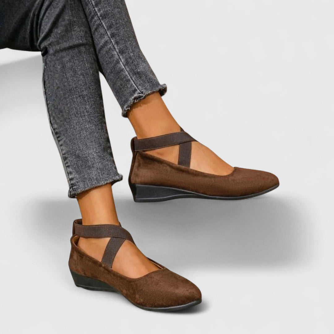 Laura | Damen Frühlings Riemchen Rundzehen Keilabsatz Flats