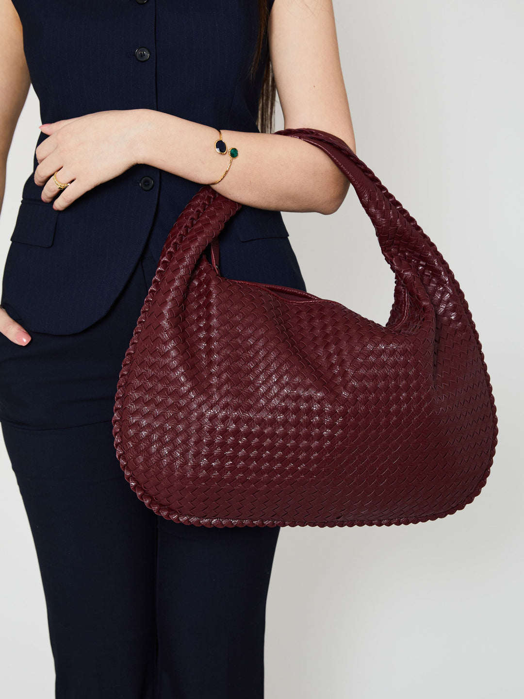 Damen-Umhängetasche aus veganem Leder | Laptop 16 Zoll