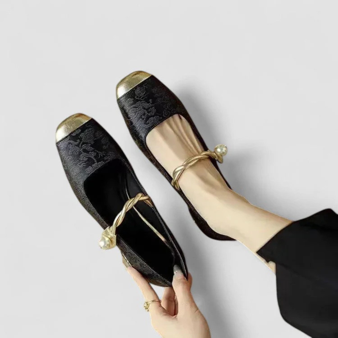 Natascha | Damen Riemen Detail Niedriger Absatz Schuhe