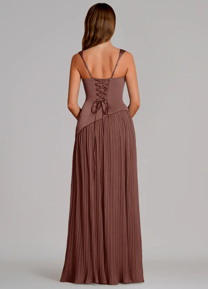 Brautjungfernkleid aus plissiertem Satin