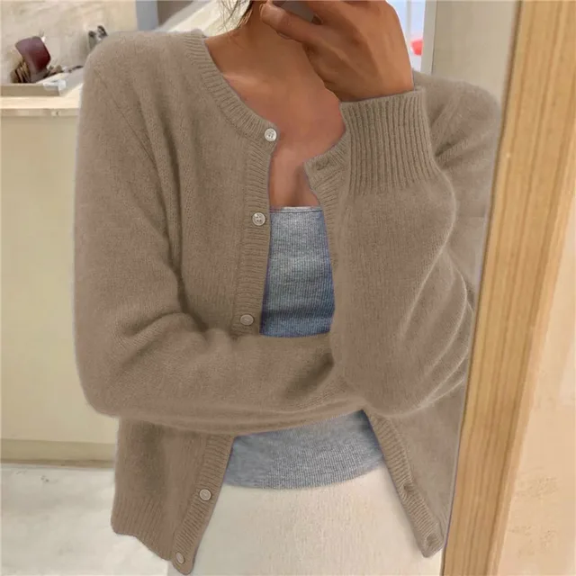 Elke | Damen Strickjacke mit Rundhalsausschnitt und langen Ärmeln