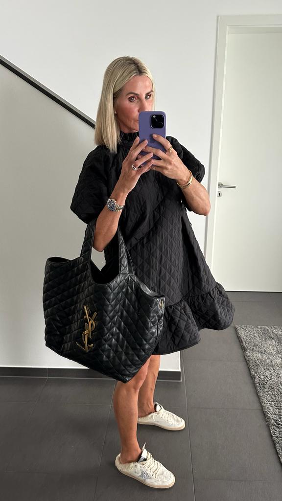 Gestepptes Kleid für Damen in Schwarz