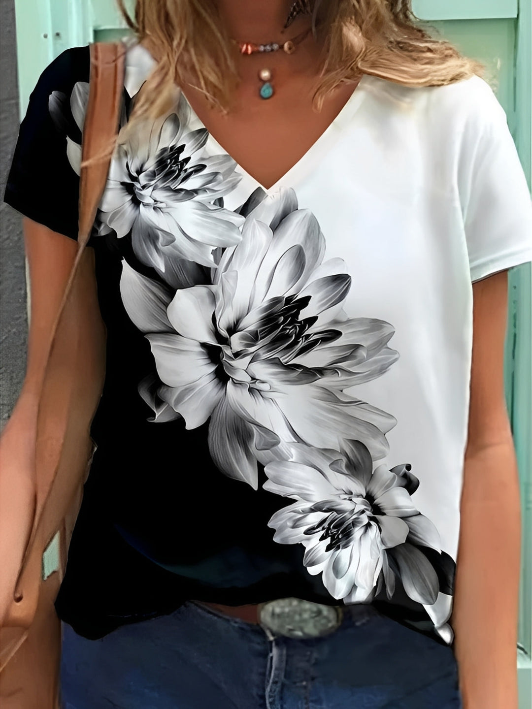 Niki - Stilvolles Damenoberteil mit Blumendesign
