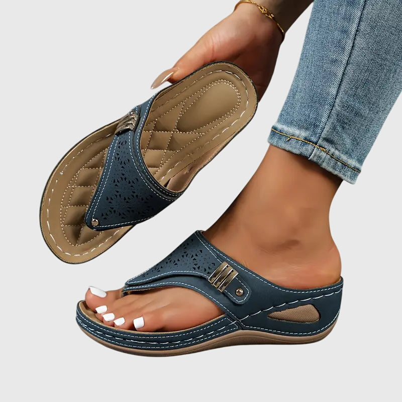 Orthopädische Sandalen für Damen mit Keilabsatz