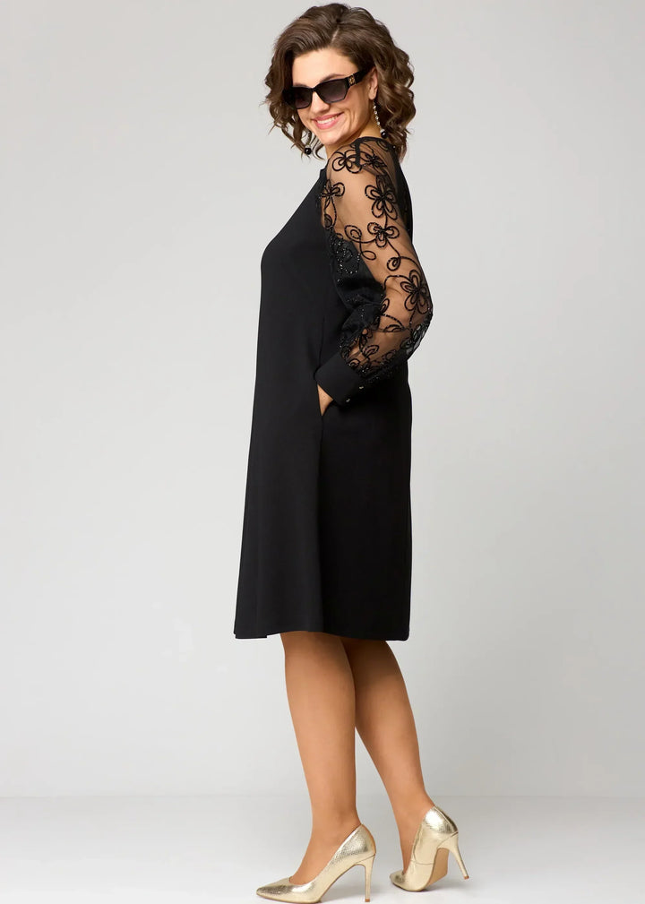 Gabrielle - A-Linien-Robe mit bestickten Mesh-Ärmeln