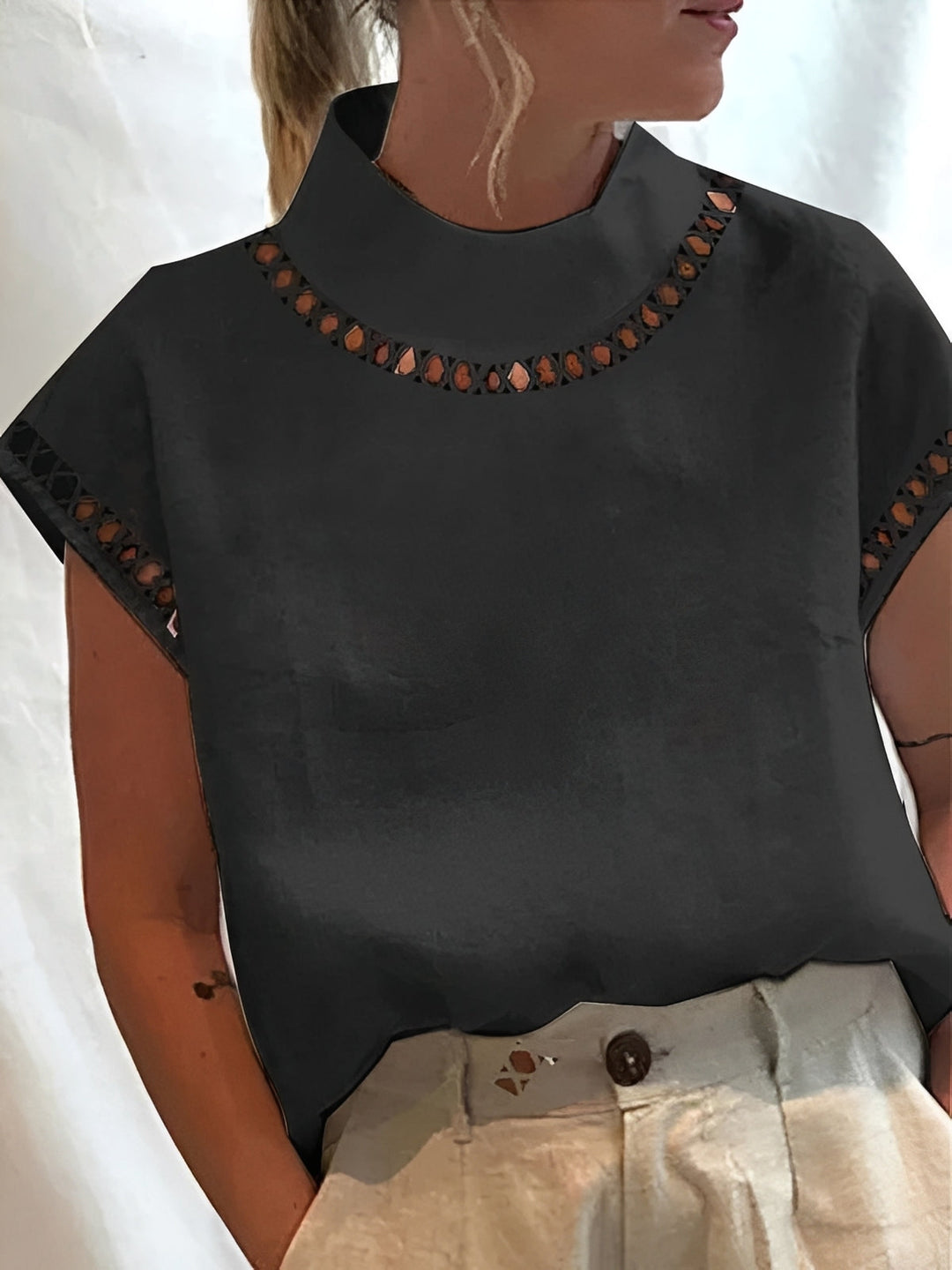 Nannie - Elegantes Damen-Top mit Dekolleté