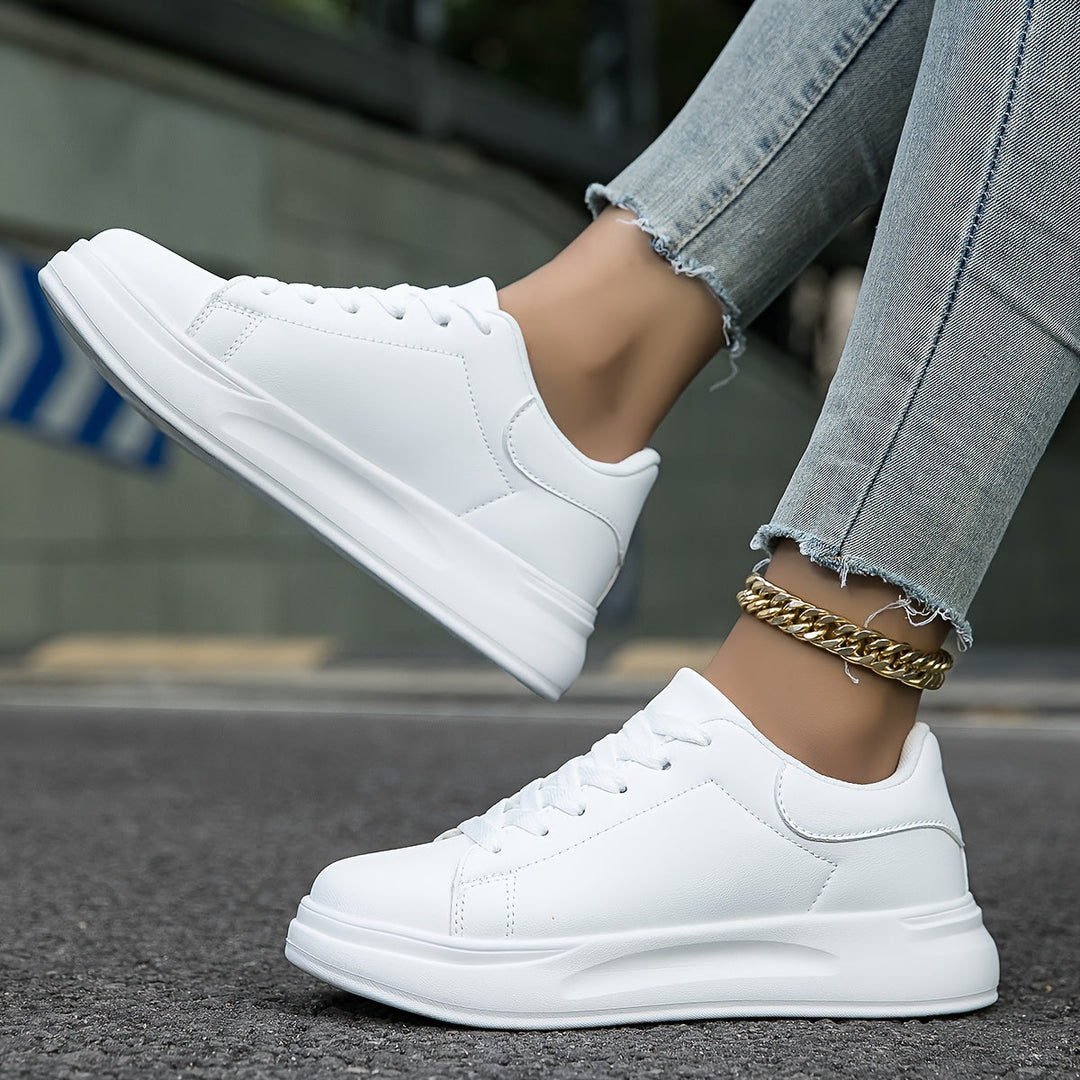 Bequeme Sneaker mit Schnürung