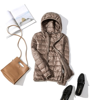 Kerstin | Damen Modische Glänzende Kurze Winterjacke