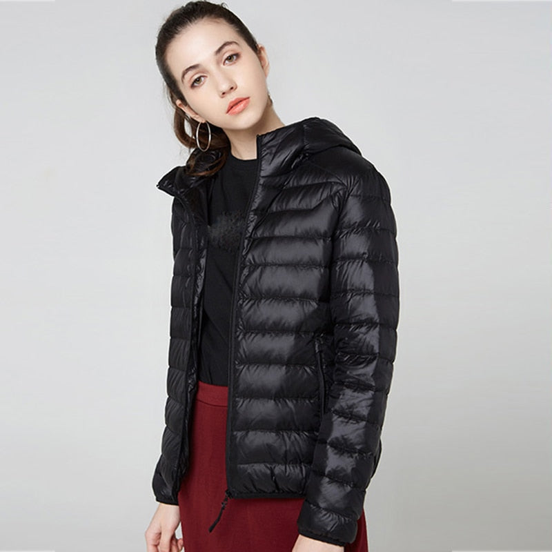 Kerstin | Damen Modische Glänzende Kurze Winterjacke