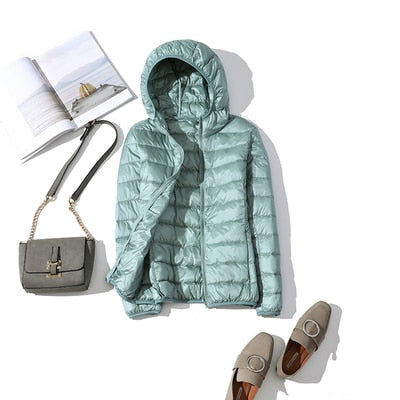 Kerstin | Damen Modische Glänzende Kurze Winterjacke