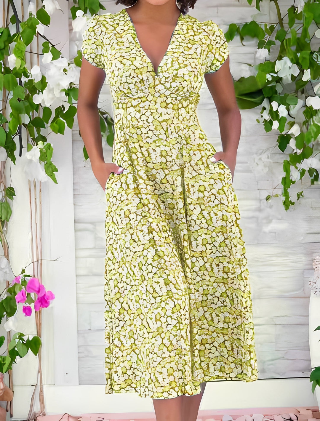 Monica - Lässiges Kleid mit V-Ausschnitt für Damen