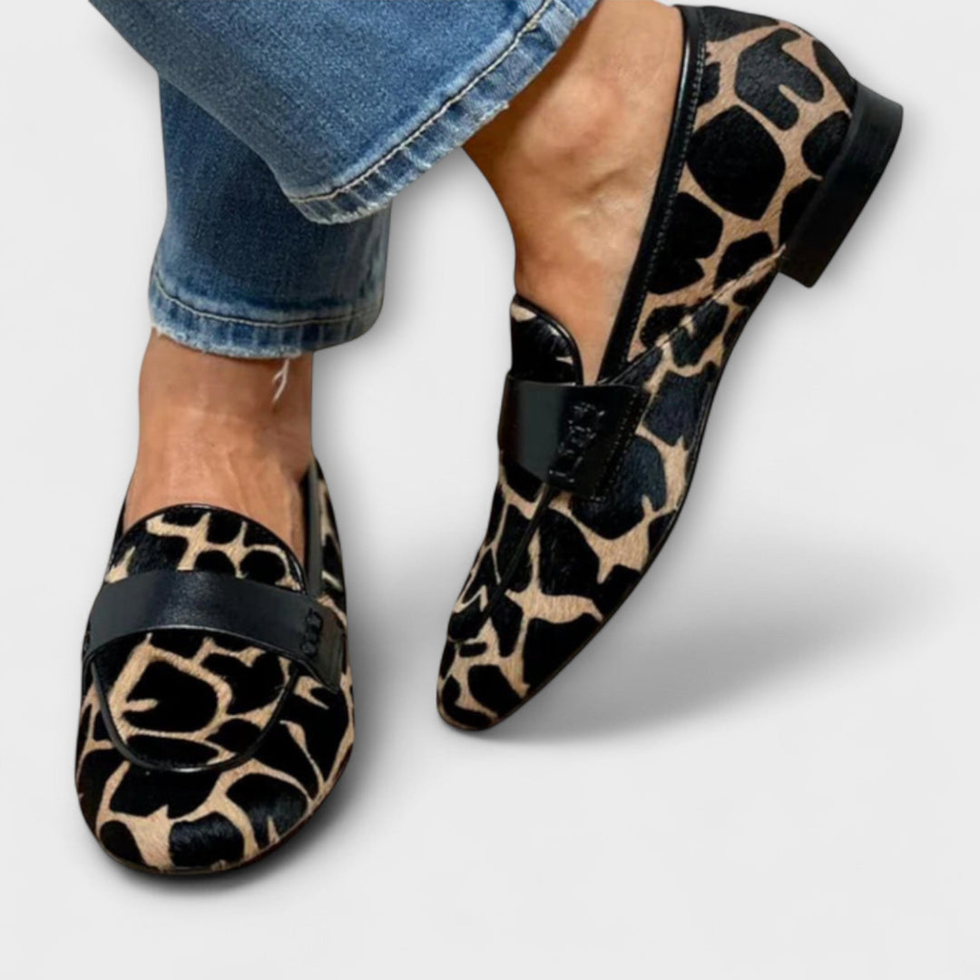 Claire – Klassische Loafers im Tierdesign