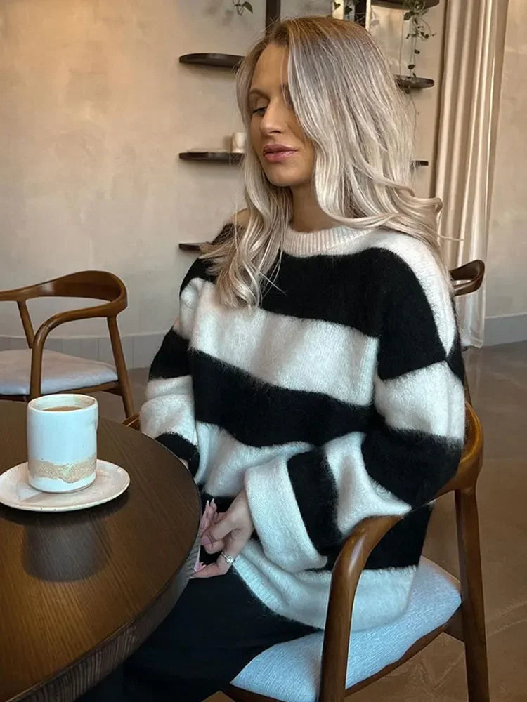 Annabelle - Langer ausgestellter Strickpullover