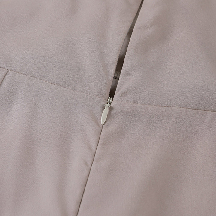Ärmelloses Maxikleid mit V-Ausschnitt und Schlitzen