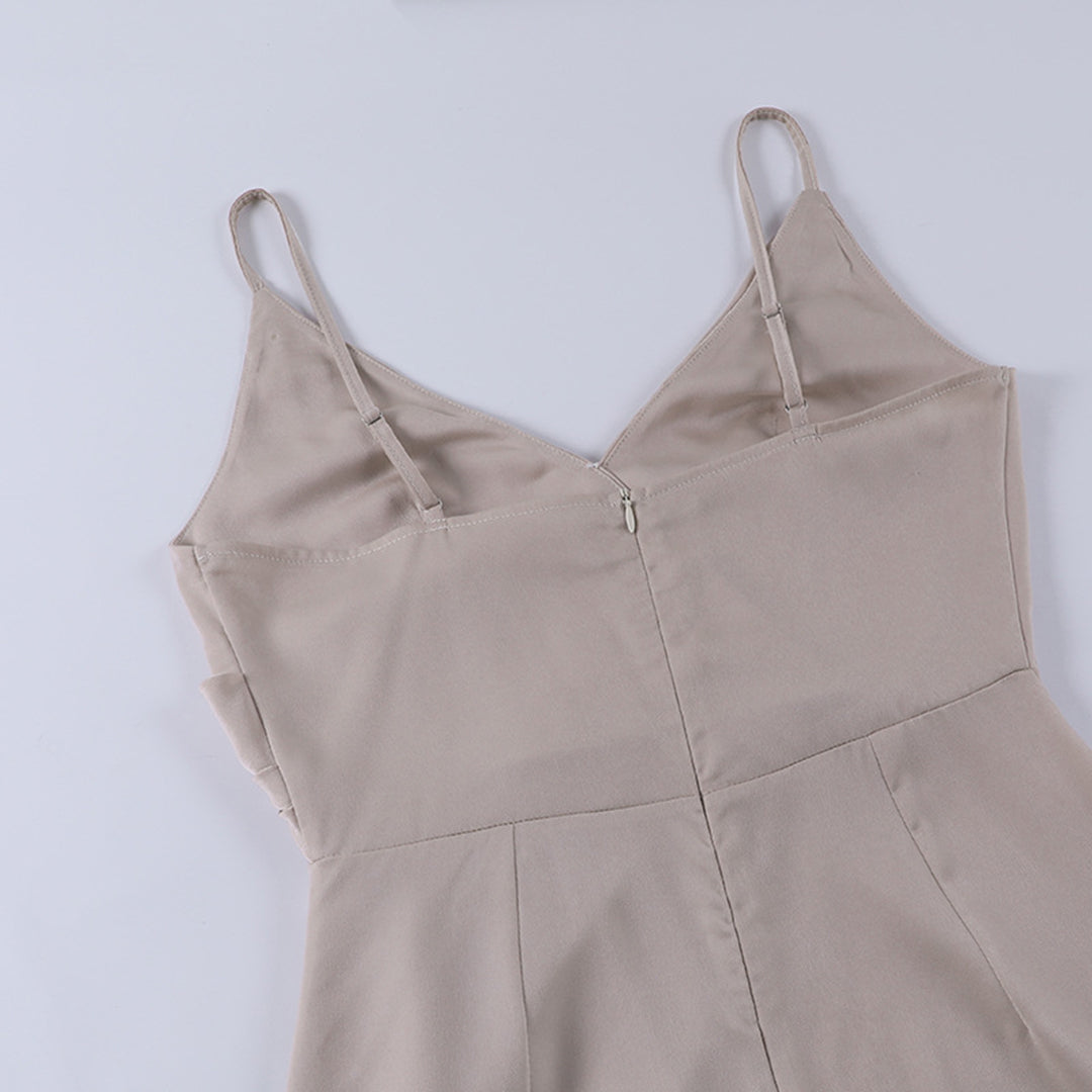 Ärmelloses Maxikleid mit V-Ausschnitt und Schlitzen