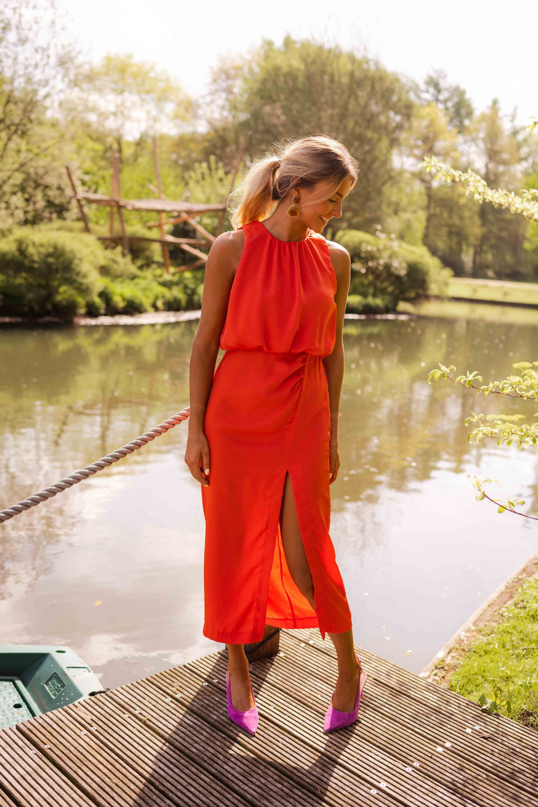 Ärmelloses Midi-Kleid mit Stehkragen und Schlitz – Elegantes Sommerkleid 6