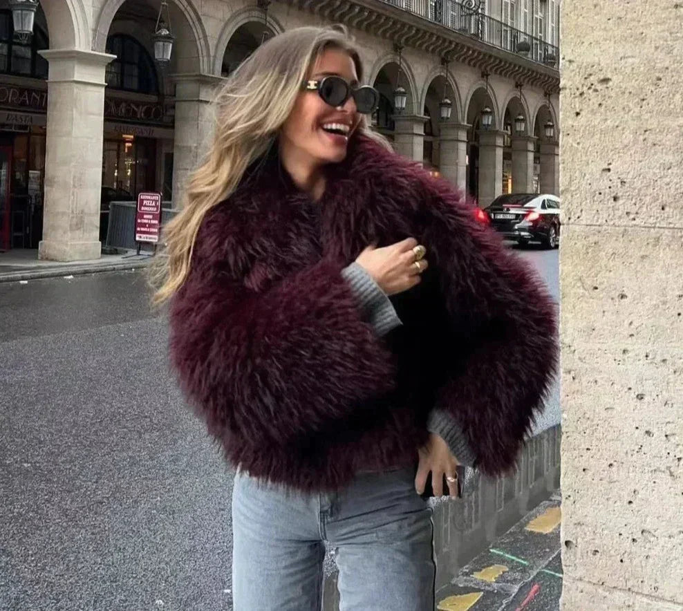 Ayla - Schicke Jacke mit flauschigem Fell