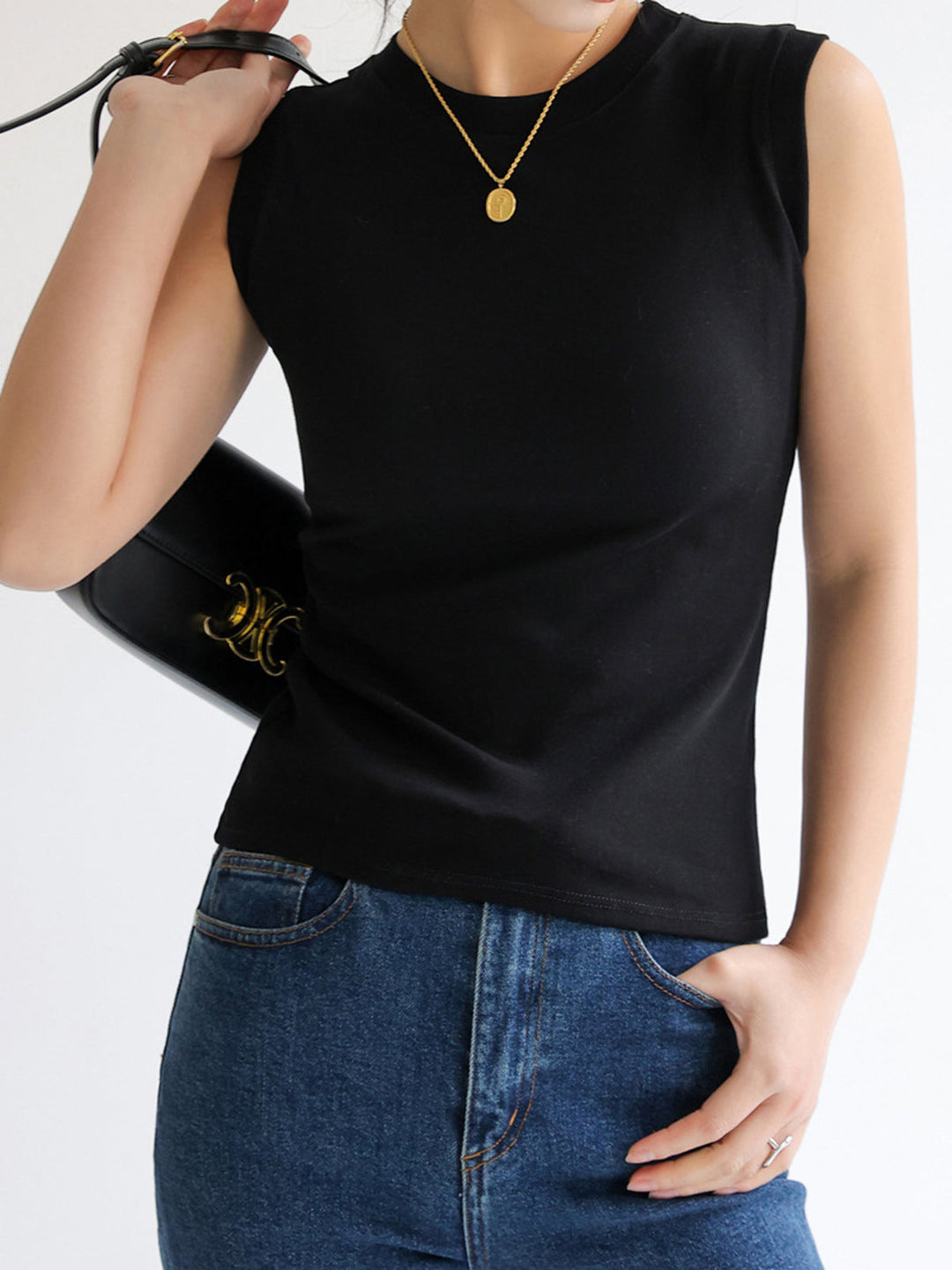 Julia – Stylish Sleeveless Top for Women - Image 7