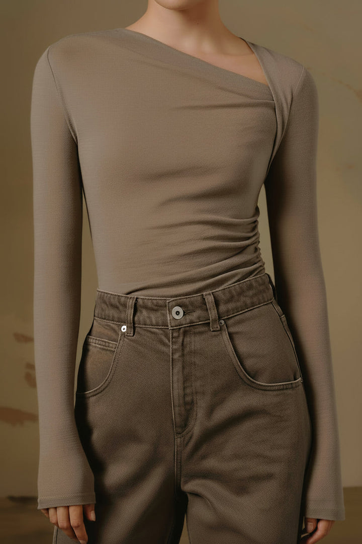 Selina – Geripptes Asymmetrisches Langarmshirt
