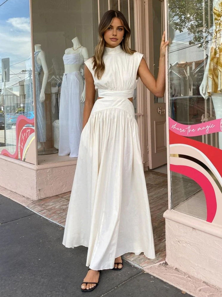 Luciana – Langes Kleid mit Stehkragen und Cut-outs