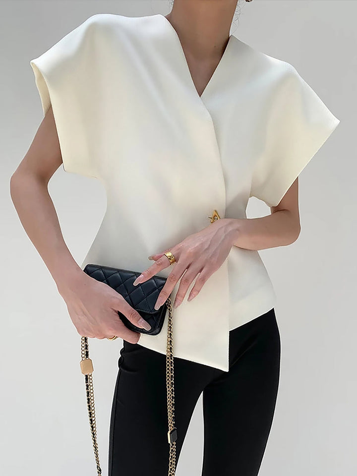 Claudia – Damen V-Ausschnitt Bluse mit strukturierter Silhouette