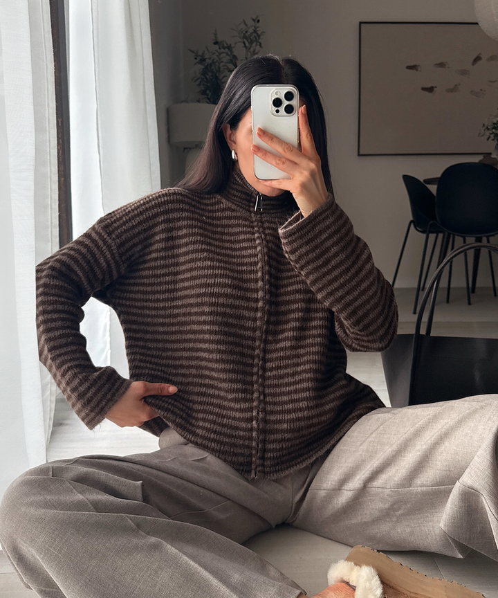 Zip Strickjacke Helena Streifen Braun Ladypolitan ♡