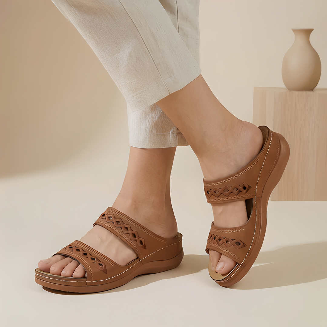 Aryan - Bequeme Sommerschuhe für Damen mit Riemen