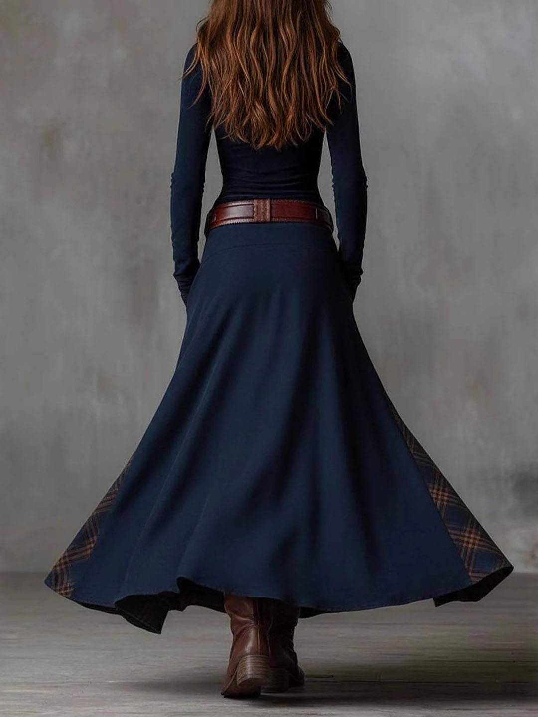 Damen-Maxikleid aus Wildlederimitat mit Karomuster und Gürtel