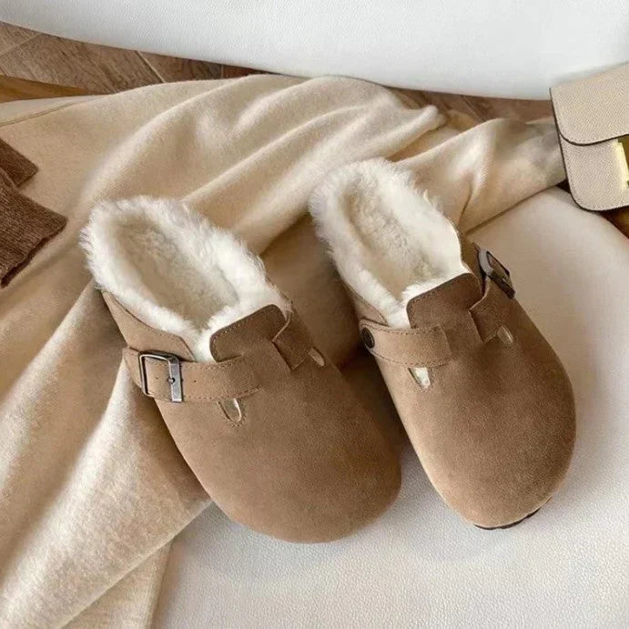Orthopädische Clogs mit Schnalle geschlossen