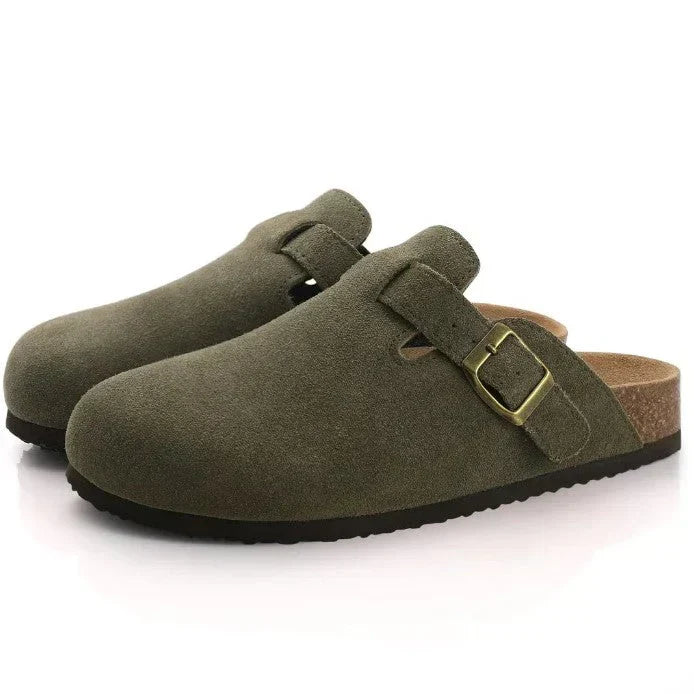 Orthopädische Clogs mit Schnalle geschlossen