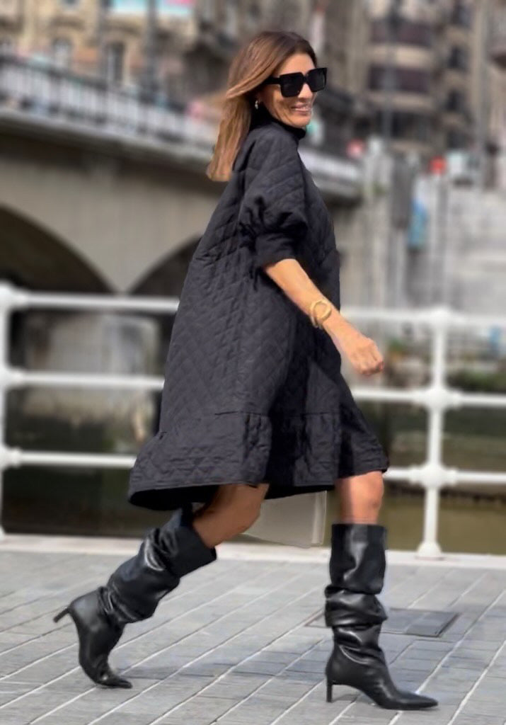 Gestepptes Kleid für Damen in Schwarz
