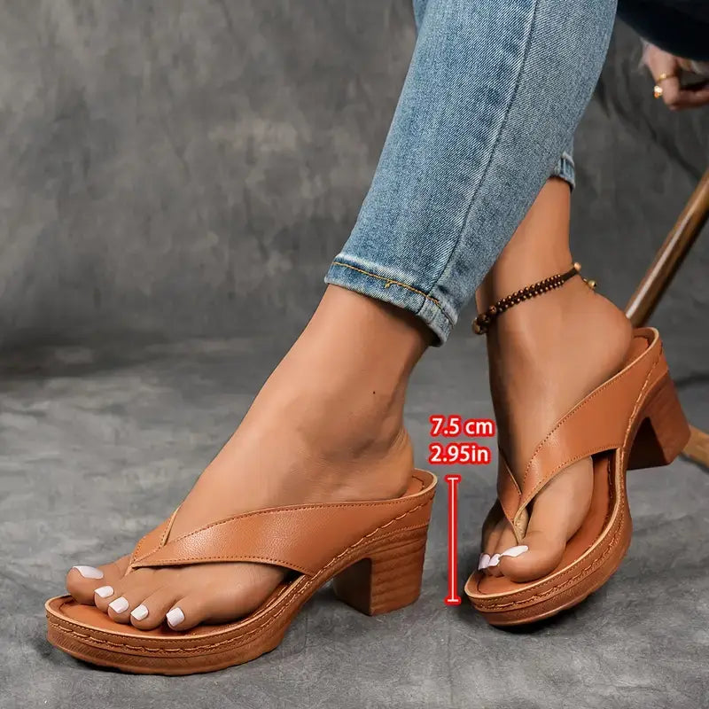 Orthopädische Sandalen mit Absatz für Damen aus veganem Leder