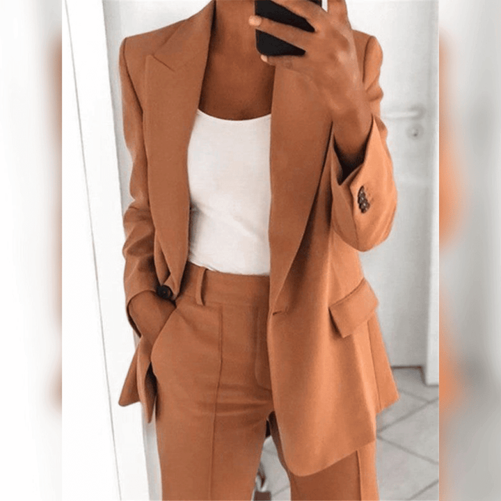 Damen Anzug | Elegantes Design | Handgefertigte Qualität | Weiche Stoffmischung